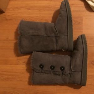 Tall grey button down uggs